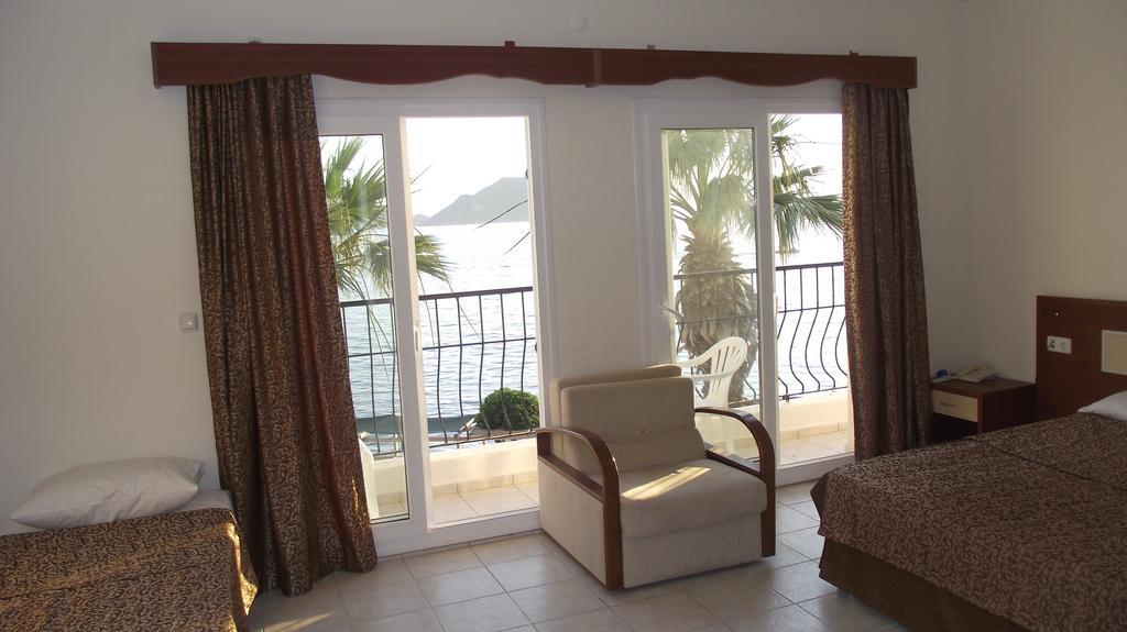 Ado Beach Hotel Turgutreis Szoba fotó