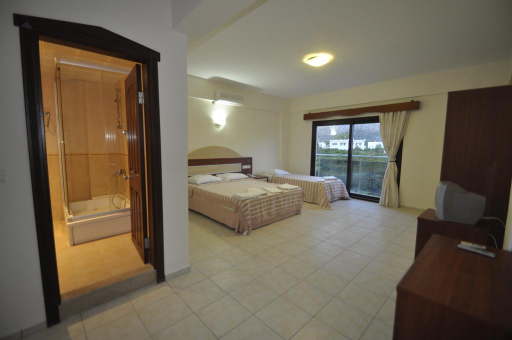 Ado Beach Hotel Turgutreis Szoba fotó